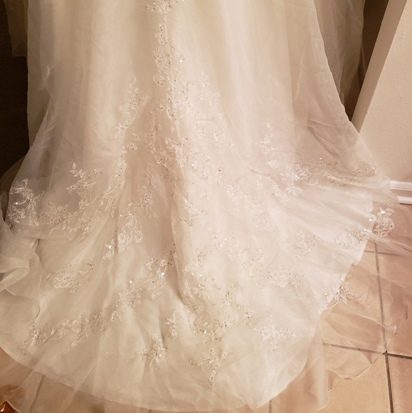 Wedding Dress - Picture 6 of 6